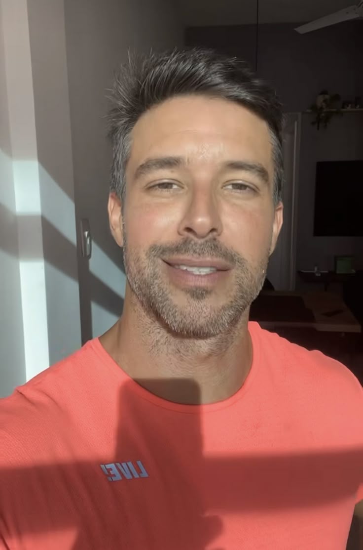 Carlos Fernández - Compradora de Facebook